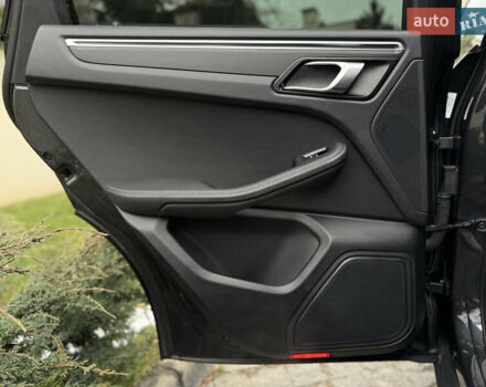 Серый Порше Масан, объемом двигателя 2 л и пробегом 42 тыс. км за 53990 $, фото 40 на Automoto.ua