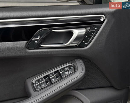 Серый Порше Масан, объемом двигателя 1.98 л и пробегом 37 тыс. км за 67000 $, фото 22 на Automoto.ua