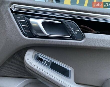 Серый Порше Масан, объемом двигателя 2.89 л и пробегом 50 тыс. км за 77000 $, фото 44 на Automoto.ua