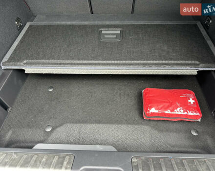 Порше Масан 2024 у Києві на Automoto.ua Сірий Порше Масан, об'ємом двигуна 0 л та пробігом 10 тис. км за 80500 $, фото 18 на Automoto.ua