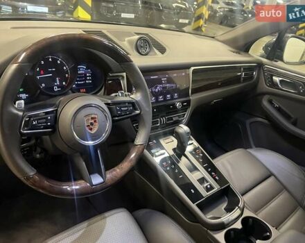 Серый Порше Масан, объемом двигателя 1.98 л и пробегом 11 тыс. км за 72563 $, фото 4 на Automoto.ua