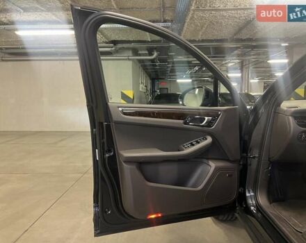 Серый Порше Масан, объемом двигателя 1.98 л и пробегом 11 тыс. км за 72563 $, фото 32 на Automoto.ua