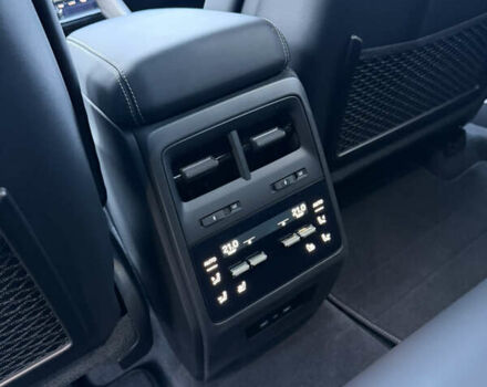 Серый Порше Масан, объемом двигателя 0 л и пробегом 15 тыс. км за 130546 $, фото 29 на Automoto.ua