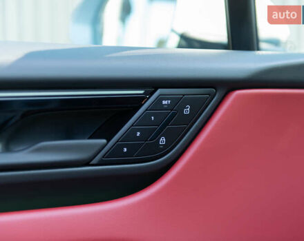 Серый Порше Масан, объемом двигателя 0 л и пробегом 1 тыс. км за 104000 $, фото 28 на Automoto.ua