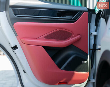 Серый Порше Масан, объемом двигателя 0 л и пробегом 1 тыс. км за 104000 $, фото 33 на Automoto.ua