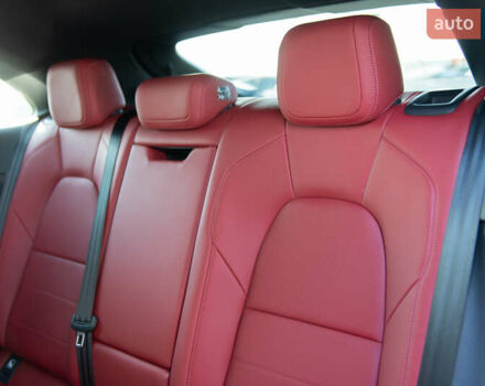 Серый Порше Масан, объемом двигателя 0 л и пробегом 1 тыс. км за 104000 $, фото 34 на Automoto.ua