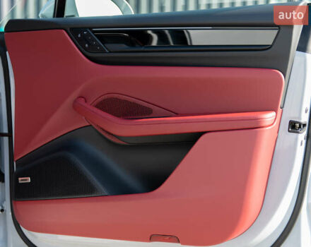 Серый Порше Масан, объемом двигателя 0 л и пробегом 1 тыс. км за 104000 $, фото 36 на Automoto.ua