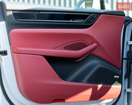 Серый Порше Масан, объемом двигателя 0 л и пробегом 1 тыс. км за 104000 $, фото 27 на Automoto.ua