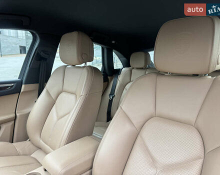 Синий Порше Масан, объемом двигателя 1.98 л и пробегом 37 тыс. км за 61900 $, фото 13 на Automoto.ua