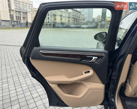Синий Порше Масан, объемом двигателя 1.98 л и пробегом 37 тыс. км за 61900 $, фото 20 на Automoto.ua