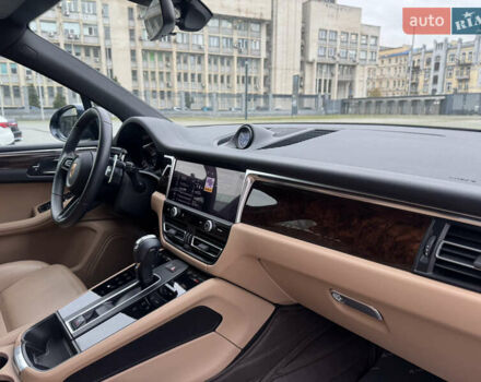 Синий Порше Масан, объемом двигателя 1.98 л и пробегом 37 тыс. км за 61900 $, фото 24 на Automoto.ua