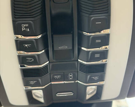 Зеленый Порше Масан, объемом двигателя 1.98 л и пробегом 97 тыс. км за 40500 $, фото 10 на Automoto.ua