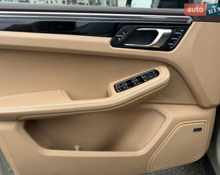 Зеленый Порше Масан, объемом двигателя 1.98 л и пробегом 97 тыс. км за 40500 $, фото 8 на Automoto.ua