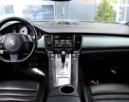 Белый Порше Панамера, объемом двигателя 4.8 л и пробегом 122 тыс. км за 18900 $, фото 4 на Automoto.ua