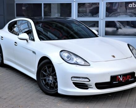 Белый Порше Панамера, объемом двигателя 4.8 л и пробегом 122 тыс. км за 18900 $, фото 1 на Automoto.ua