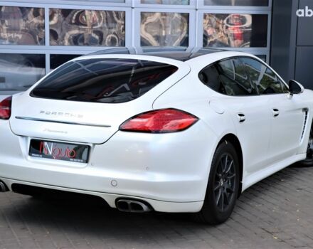 Белый Порше Панамера, объемом двигателя 4.8 л и пробегом 122 тыс. км за 18900 $, фото 3 на Automoto.ua
