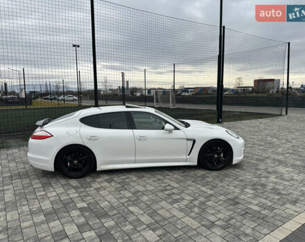 Білий Порше Panamera, об'ємом двигуна 4.8 л та пробігом 180 тис. км за 16350 $, фото 7 на Automoto.ua