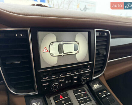 Білий Порше Panamera, об'ємом двигуна 4.8 л та пробігом 210 тис. км за 21500 $, фото 46 на Automoto.ua