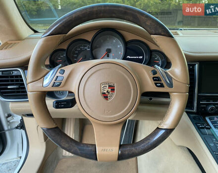 Белый Порше Панамера, объемом двигателя 4.8 л и пробегом 103 тыс. км за 19800 $, фото 18 на Automoto.ua