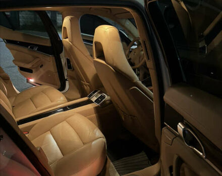 Белый Порше Панамера, объемом двигателя 3.61 л и пробегом 120 тыс. км за 14500 $, фото 13 на Automoto.ua