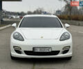 Білий Порше Panamera, об'ємом двигуна 4.8 л та пробігом 210 тис. км за 21500 $, фото 11 на Automoto.ua