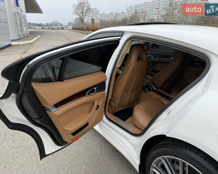Білий Порше Panamera, об'ємом двигуна 4.8 л та пробігом 210 тис. км за 21500 $, фото 34 на Automoto.ua