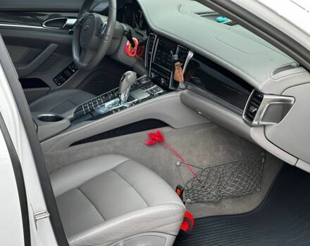 Білий Порше Panamera, об'ємом двигуна 4.8 л та пробігом 130 тис. км за 21990 $, фото 23 на Automoto.ua