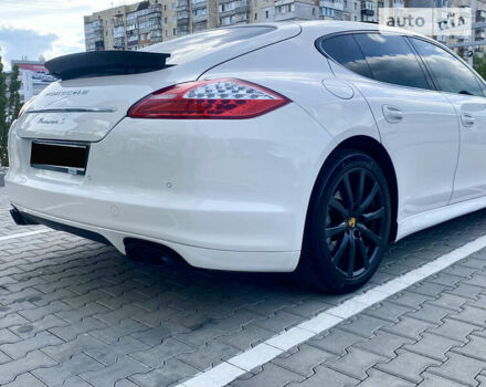 Білий Порше Panamera, об'ємом двигуна 4.81 л та пробігом 119 тис. км за 23450 $, фото 11 на Automoto.ua