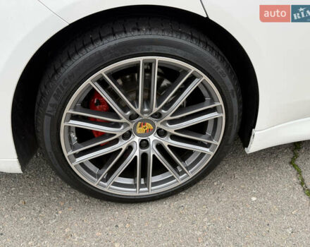 Білий Порше Panamera, об'ємом двигуна 4.8 л та пробігом 210 тис. км за 21500 $, фото 9 на Automoto.ua
