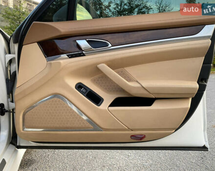 Белый Порше Панамера, объемом двигателя 4.8 л и пробегом 103 тыс. км за 19800 $, фото 13 на Automoto.ua