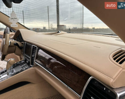 Білий Порше Panamera, об'ємом двигуна 4.8 л та пробігом 180 тис. км за 16350 $, фото 25 на Automoto.ua