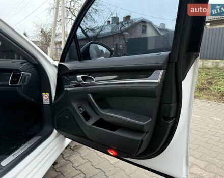 Белый Порше Панамера, объемом двигателя 4.8 л и пробегом 139 тыс. км за 17000 $, фото 40 на Automoto.ua