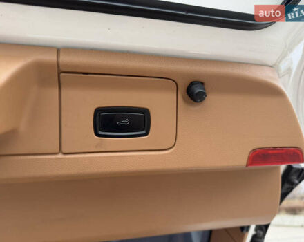 Білий Порше Panamera, об'ємом двигуна 4.8 л та пробігом 210 тис. км за 21500 $, фото 27 на Automoto.ua