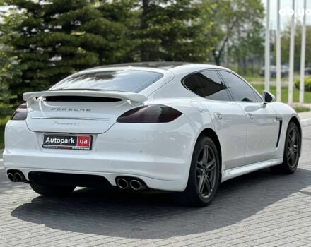 Білий Порше Panamera, об'ємом двигуна 4.8 л та пробігом 130 тис. км за 21990 $, фото 7 на Automoto.ua