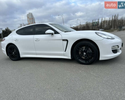 Білий Порше Panamera, об'ємом двигуна 3.61 л та пробігом 137 тис. км за 25300 $, фото 8 на Automoto.ua