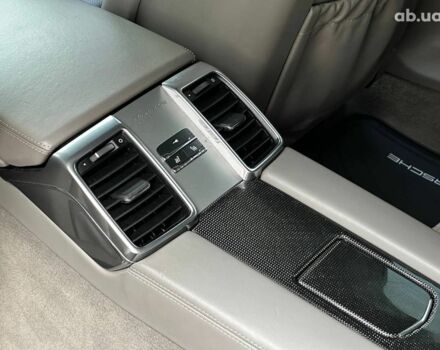 Білий Порше Panamera, об'ємом двигуна 4.8 л та пробігом 130 тис. км за 21990 $, фото 20 на Automoto.ua