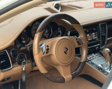Білий Порше Panamera, об'ємом двигуна 4.8 л та пробігом 210 тис. км за 21500 $, фото 19 на Automoto.ua
