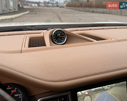 Білий Порше Panamera, об'ємом двигуна 4.8 л та пробігом 210 тис. км за 21500 $, фото 41 на Automoto.ua