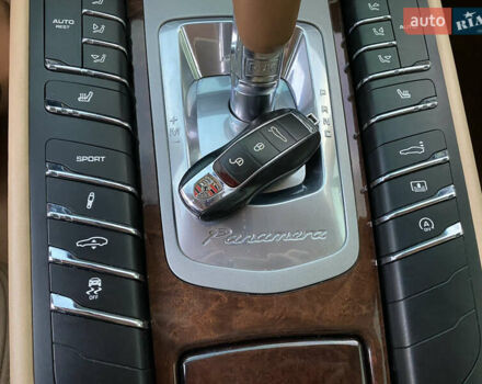 Белый Порше Панамера, объемом двигателя 4.8 л и пробегом 103 тыс. км за 19800 $, фото 17 на Automoto.ua