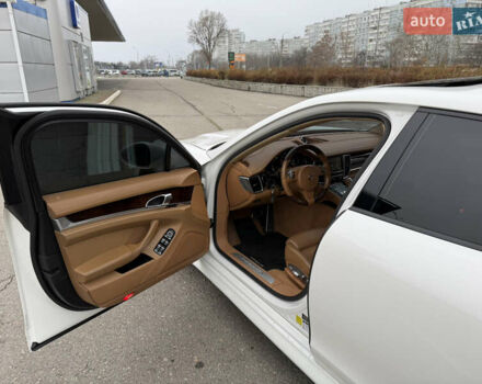Білий Порше Panamera, об'ємом двигуна 4.8 л та пробігом 210 тис. км за 21500 $, фото 29 на Automoto.ua