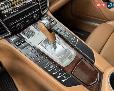 Білий Порше Panamera, об'ємом двигуна 4.8 л та пробігом 210 тис. км за 21500 $, фото 39 на Automoto.ua