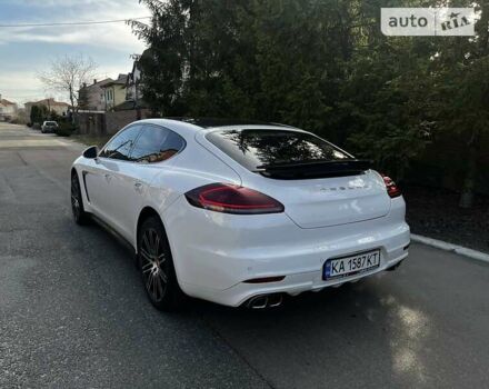 Білий Порше Panamera, об'ємом двигуна 4.81 л та пробігом 137 тис. км за 25000 $, фото 11 на Automoto.ua