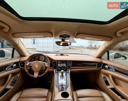 Білий Порше Panamera, об'ємом двигуна 4.8 л та пробігом 210 тис. км за 21500 $, фото 36 на Automoto.ua