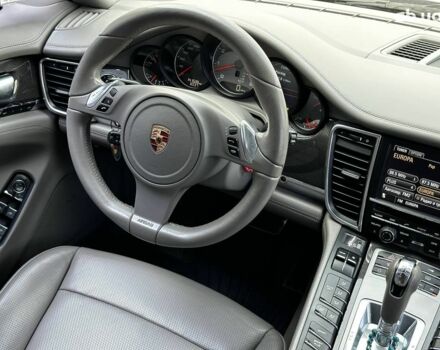 Білий Порше Panamera, об'ємом двигуна 4.8 л та пробігом 130 тис. км за 21990 $, фото 30 на Automoto.ua