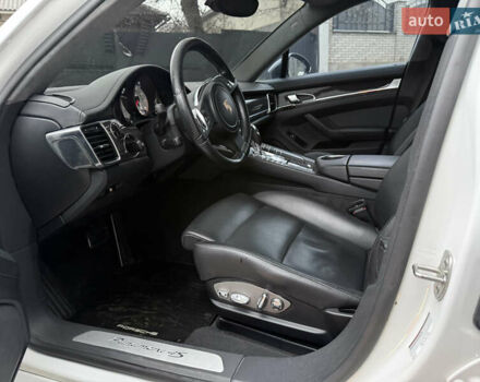 Белый Порше Панамера, объемом двигателя 4.8 л и пробегом 139 тыс. км за 17000 $, фото 29 на Automoto.ua