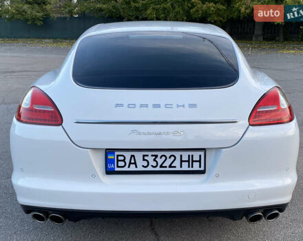 Белый Порше Панамера, объемом двигателя 4.8 л и пробегом 103 тыс. км за 19800 $, фото 11 на Automoto.ua