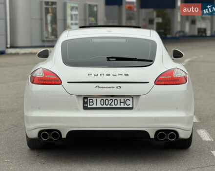 Білий Порше Panamera, об'ємом двигуна 4.8 л та пробігом 210 тис. км за 21500 $, фото 17 на Automoto.ua