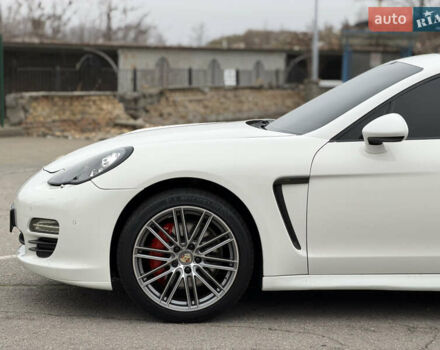 Білий Порше Panamera, об'ємом двигуна 4.8 л та пробігом 210 тис. км за 21500 $, фото 4 на Automoto.ua