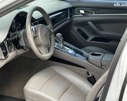 Білий Порше Panamera, об'ємом двигуна 4.8 л та пробігом 130 тис. км за 21990 $, фото 11 на Automoto.ua