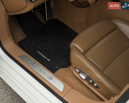 Білий Порше Panamera, об'ємом двигуна 4.8 л та пробігом 210 тис. км за 21500 $, фото 22 на Automoto.ua